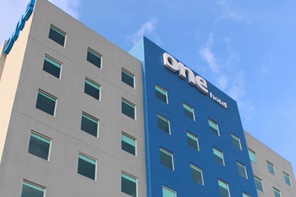 One Silao Hotel Exterior photo
