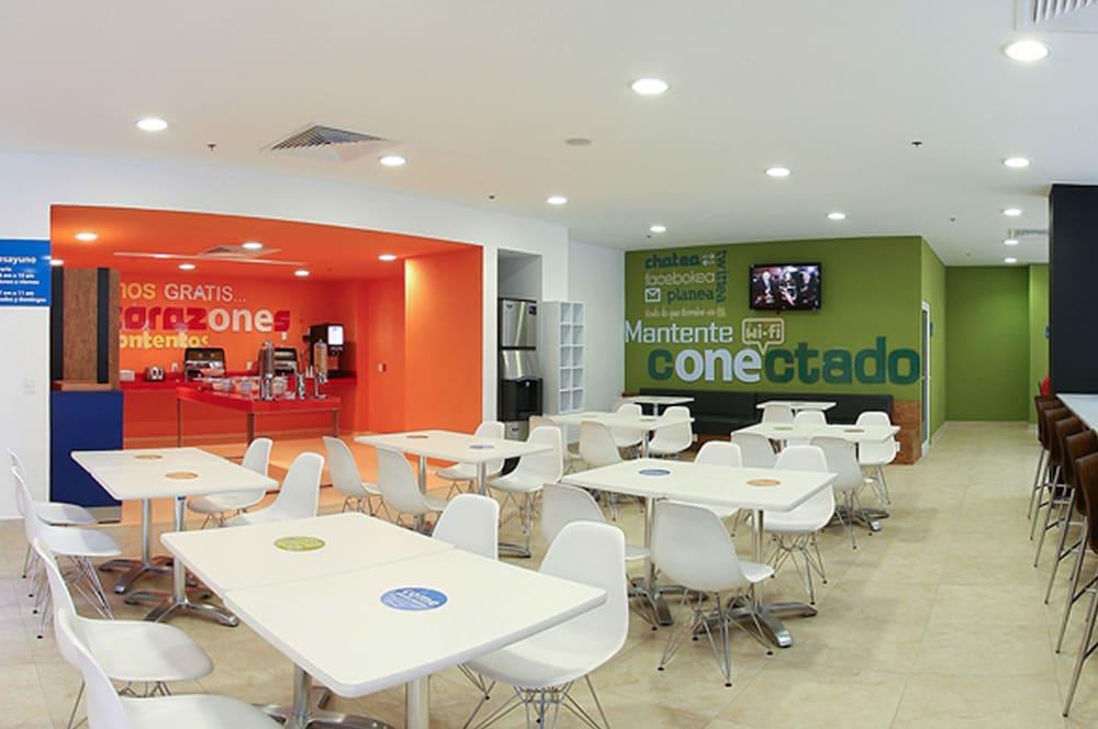 One Silao Hotel Exterior photo